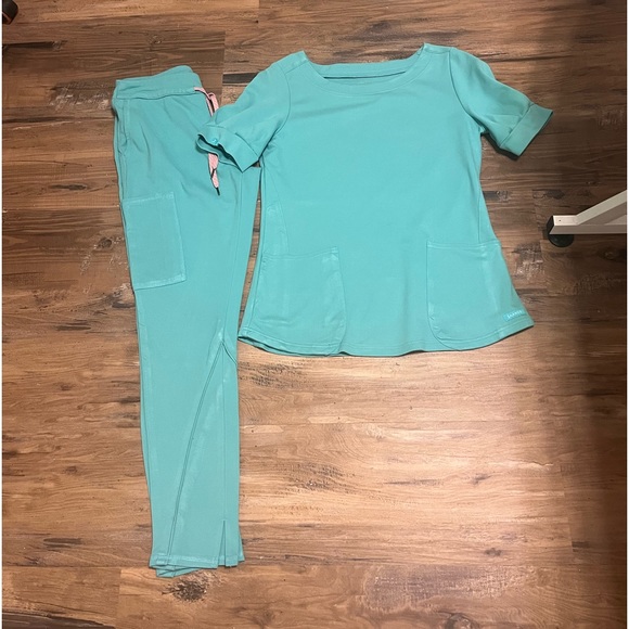 Jaanuu Other Jaanuu Srub Set Smock Top Size Large And Cargo Pants